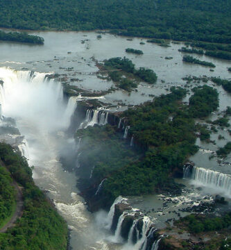 ¿Cuánto miden las pasarelas de las cataratas?
